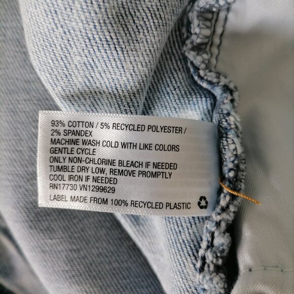 NWT Ava & Viv Womens Light Blue Mid Rise Frayed Hem Midi Mom Shorts Size 20W - Picture 7 of 7
